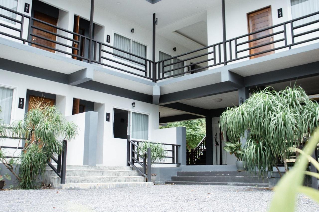 Отель Nangkam Boutique Donsak Ban Pheng Krong Экстерьер фото